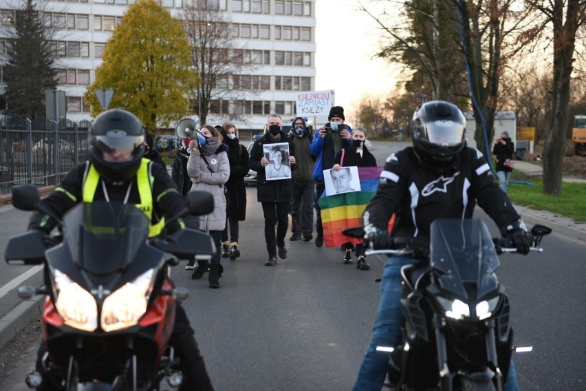 Pod Wyższą Szkoła Kultury Społecznej i Medialnej w Toruniu...