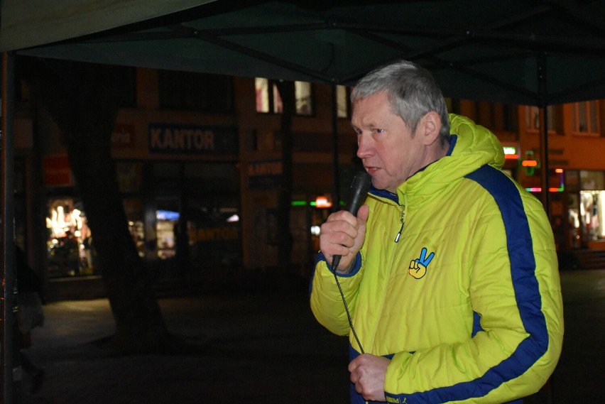 Pokojowy protest mieszkańców Chełma przeciw wojnie w Ukrainie. Zobacz zdjęcia