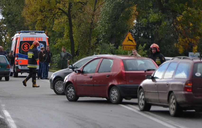 Wypadek w okolicy Kościeleczek. Trzy osoby trafiły do szpitala