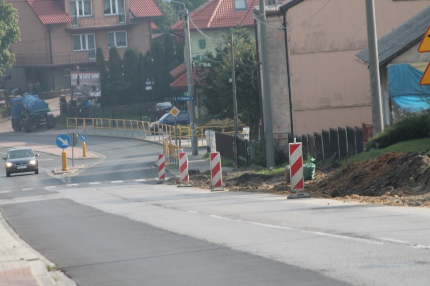 Trwa budowa chodnika w Podzamczu [FOTO]