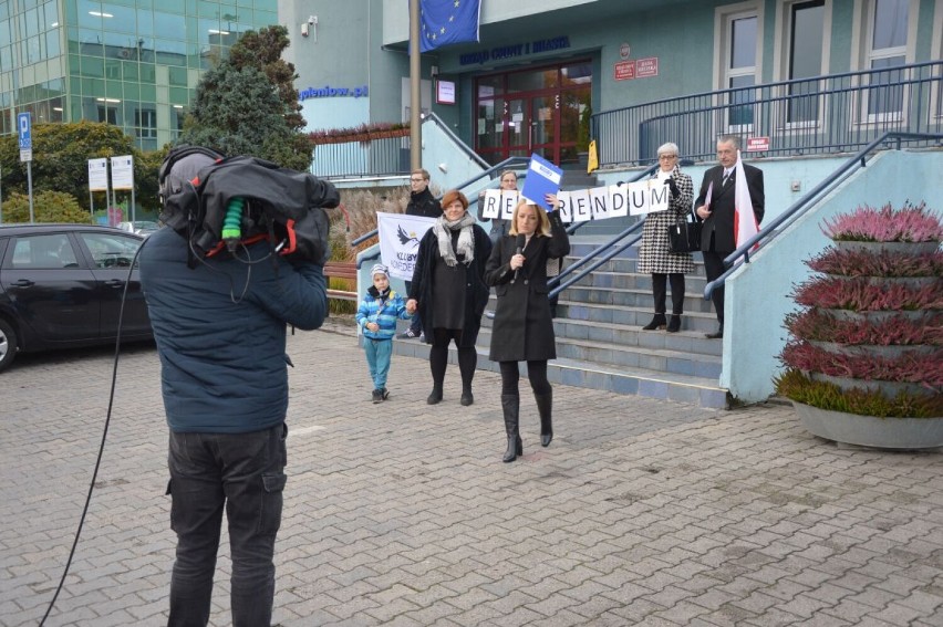 "Interwencje" w Goleniowie. Transmisja live o śmieciach i referendum