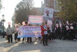 Święto Różowej Wstążki w Kutnie. Pod magistratem propagują profilaktyke antynowotworową