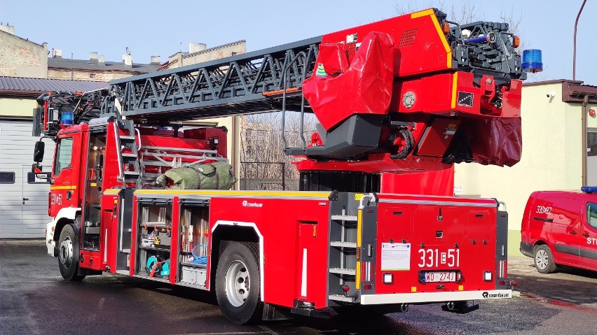 Nowy wóz strażacki z ponad 40-metrową drabiną może wynieść...