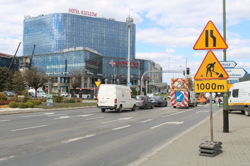 W związku z pracami są utrudnienia dla kierowców