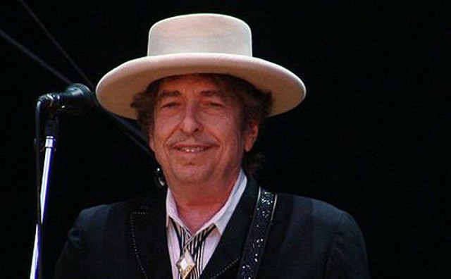 Bob Dylan podczas Azkena Rock Festival w 2010 r. (© Wikimedia Commons)