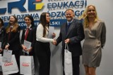 Dyktando Wojewódzkie dla Maturzystów „Łódzkie Pamięta” 2022 w CRE w Piotrkowie. LAUREACI, tekst dyktanda - ZDJĘCIA