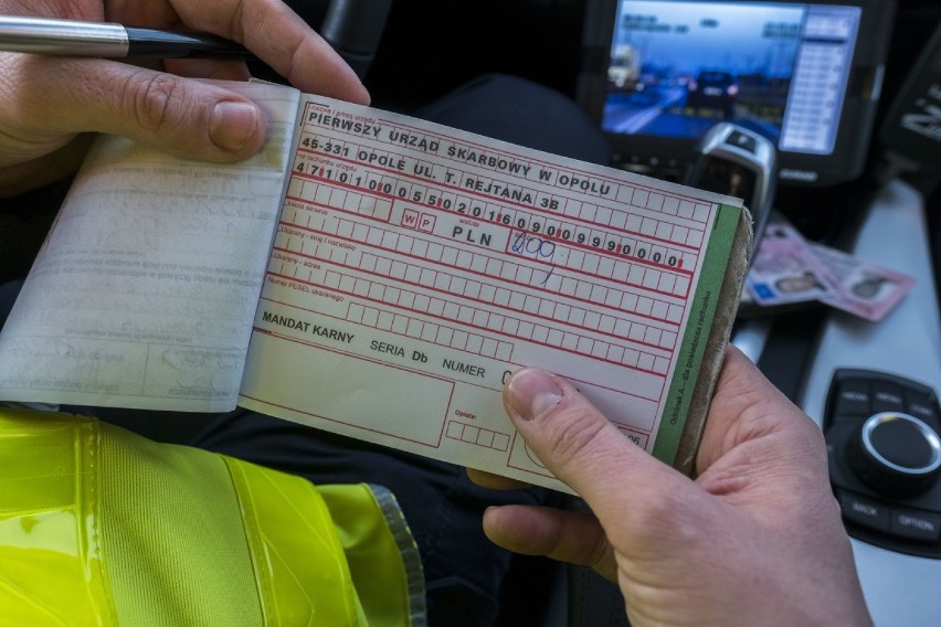 W Polsce kierowcy mogą dostać mandat za wiele wykroczeń na...