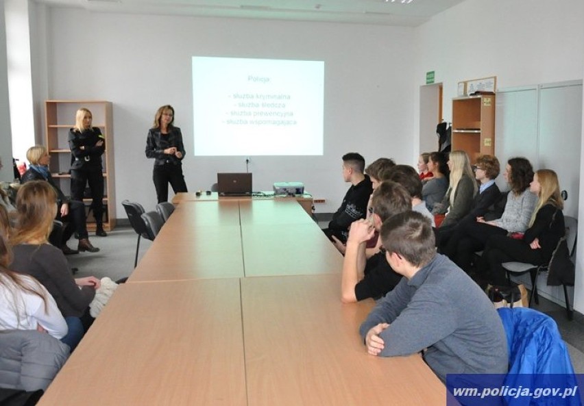 Aleksandra Kamińska odwiedziła policjantów