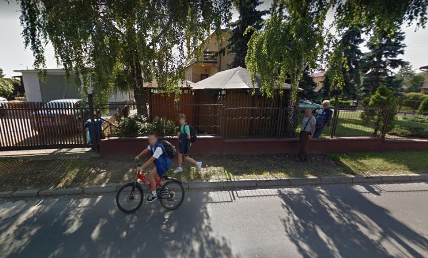 Przyłapani w pracy, w drodze do domu, na spacerze. Kaliskie osiedle Winiary w Google Street View. ZDJĘCIA