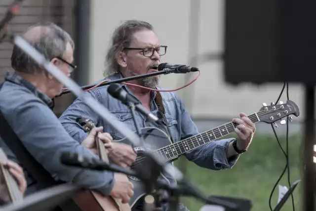 W minioną niedzielę (30 sierpnia) w ramach Dni Sąsiada na Zatorzu zagrał zespół No Co Puka. Koncert odbył się na dziedzińcu Szkoły Kultury SOK.