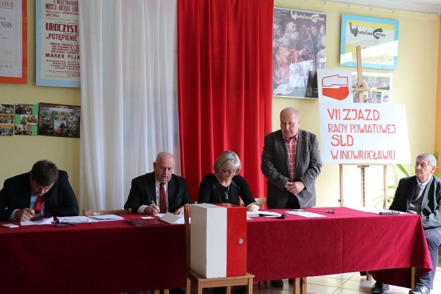 Przewodniczącym Rady Powiatowej SLD w Inowrocławiu został ponownie Włodzimierz Figas (na zdjęciu drugi z lewej)