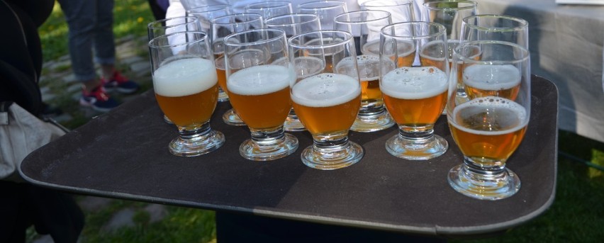 Piwo, piwo, piwo musi być!!! W gospodzie Mały Holender odbyła się premiera piwa "Szuwar"