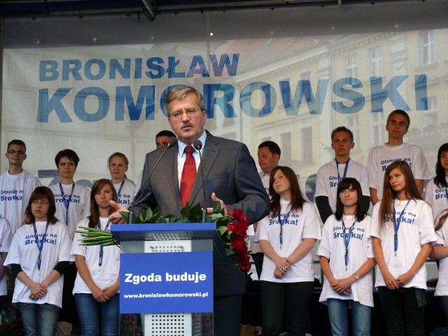 Bronisław Komorowski podczas wizyty w Kaliszu podczas kampanii prezydenckiej.