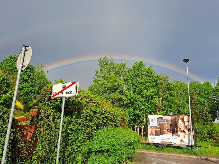 Pierwsza wiosenna burza nad Szczecinkiem i pierwsza tęcza. Ponoć druga [zdjęcia]