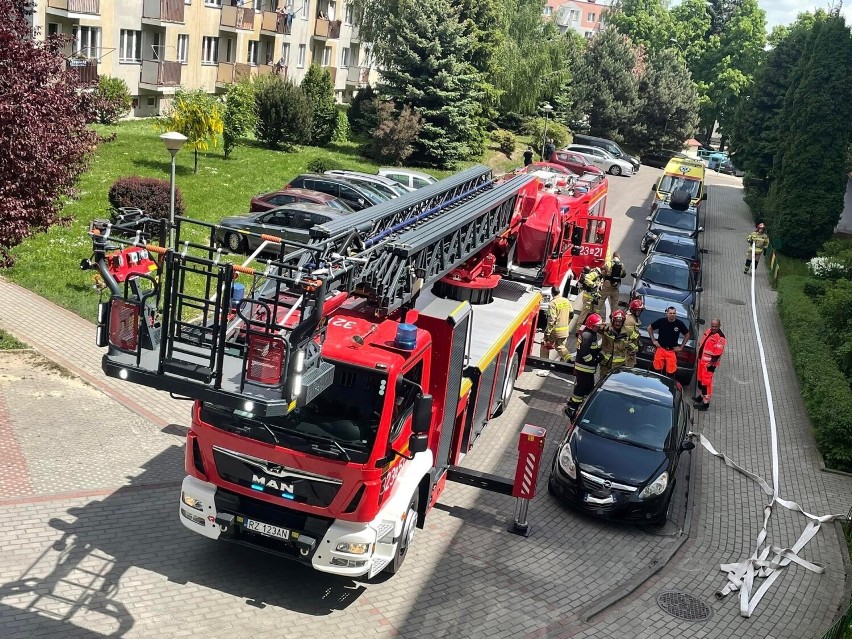 Do zdarzenia doszło w blok przy ul. Brydaka w Rzeszowie.