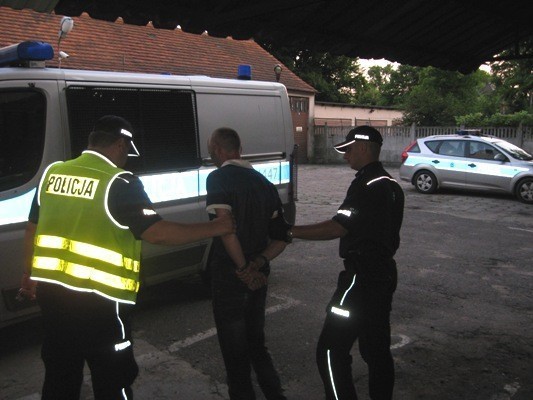 Policja w Jarocinie zatrzymała nożownika, który w sobotę 6...