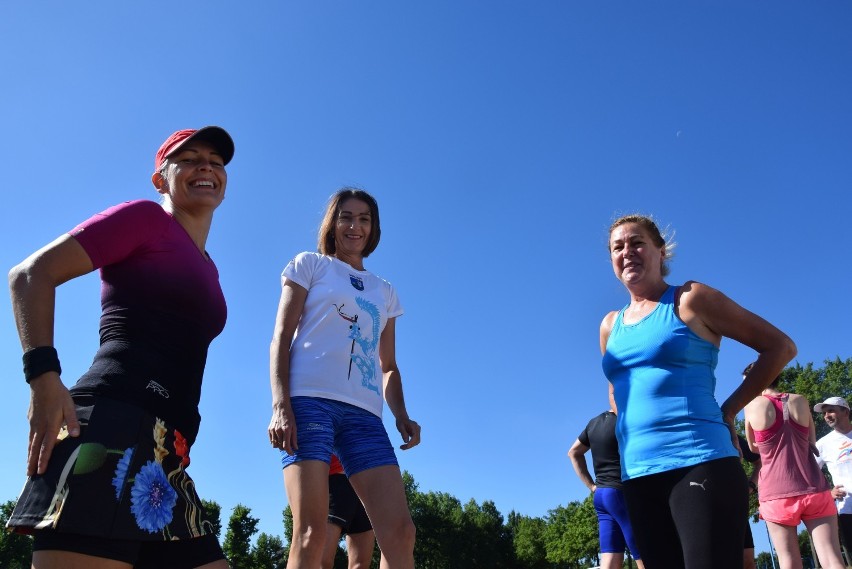 Biegacze świebodzińskiej akcji BBL zapraszają na cotygodniowy trening na stadionie miejskim [GALERIA]