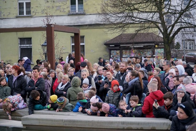 Fontanna "Noce i dnie" w Kaliszu oficjalnie uruchomiona po zimowej przerwie