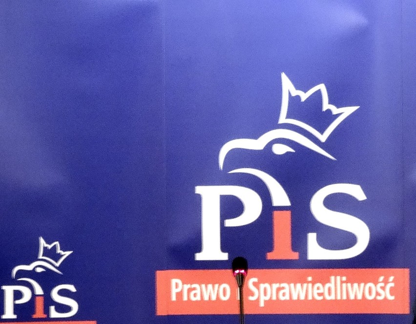 Ofcjalna prezentacja kandydatów PiS do Sejmu i Senatu w...