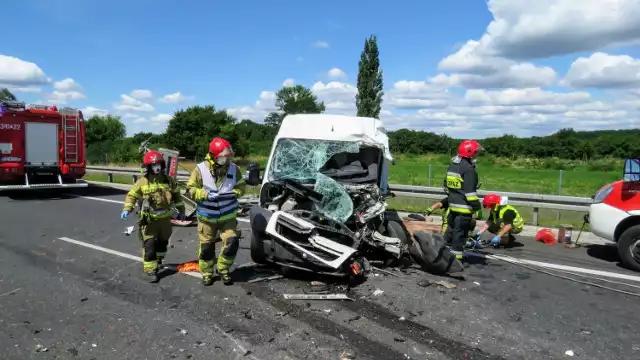 W wypadku na odcinku S3 Zielona Góra - Sulechów ranne zostały trzy osoby.