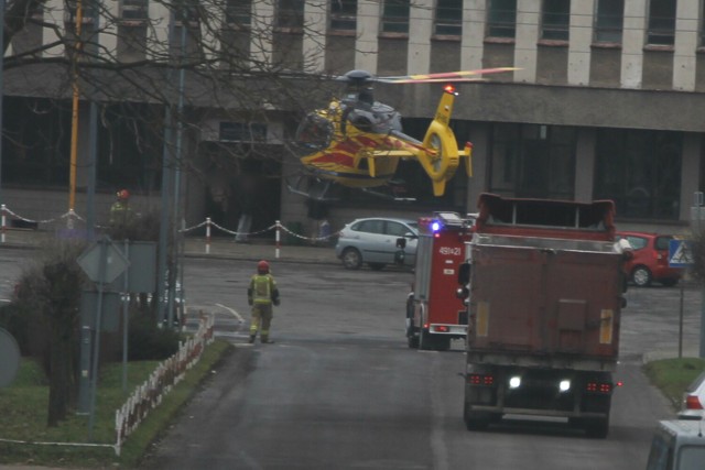 Lądowanie śmigłowca LPR zabezpieczali strażacy z Komendy Powiatowej Państwowej Straży Pożarnej w Krotoszynie