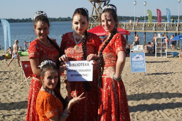 Biblioteka na plaży to mnóstwo atrakcji dla każdego