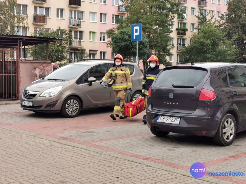 Dwie osoby zabrane do szpitala z ulicy Łanowej we Włocławku