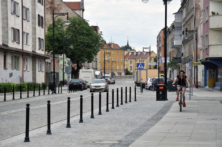 Ulica Wrocławska w Legnicy,  jest już przejezdna po...