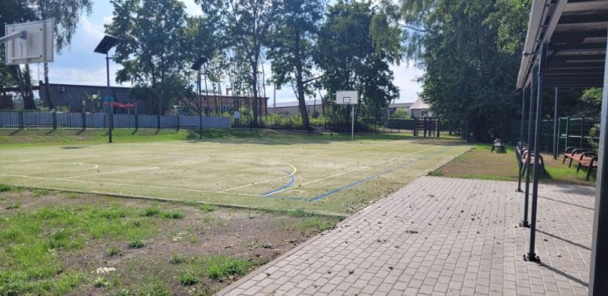 Zakończono budowę boiska przy Zespole Szkolno-Przedszkolnym w Starej Wiśniewce