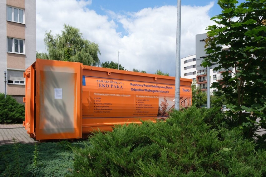Eko-Paka w Gorlicach? Takie rozwiązanie dla zbiórki odpadów wielkogabarytowych zastosowano w Krakowie. Radna proponuje wprowadzić je w nas?