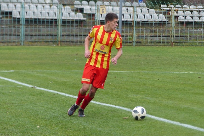 Korona Kielce po zaciętym meczu wygrała z Lechem Poznań 2:1 w Centralnej Lidze Juniorów do 18 lat. Igor Kośmicki dał zwycięstwo [ZDJĘCIA]