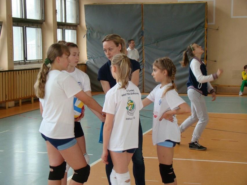 Finał wojewódzki Kinder + Sport w minisiatkówce dziewcząt -...