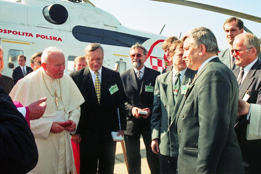 Papież Jan Paweł II odwiedził Legnice. dzisiaj mija 25 lat, zobaczcie zdjęcia