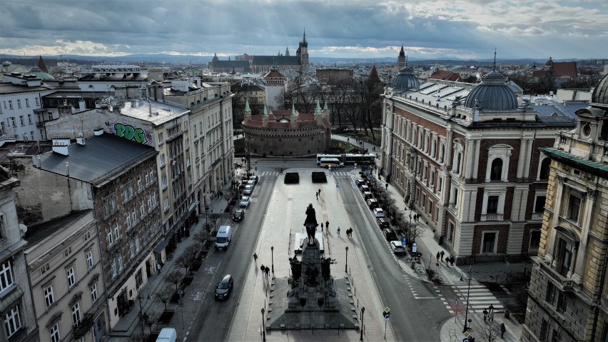 Barbakan był twierdzą nie do zdobycia. Gotycka budowla otwiera szlak do największych zabytków Krakowa ZDJĘCIA