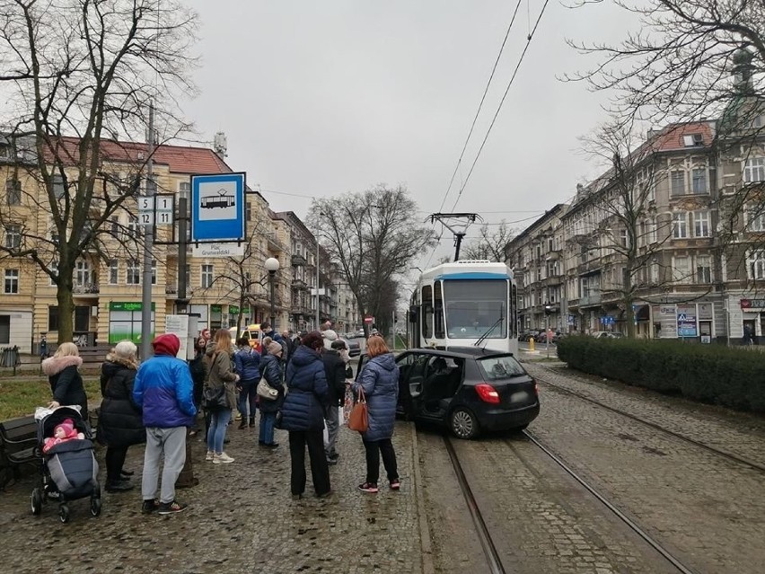 Kolizja na pl. Grunwaldkzkim w Szczecinie