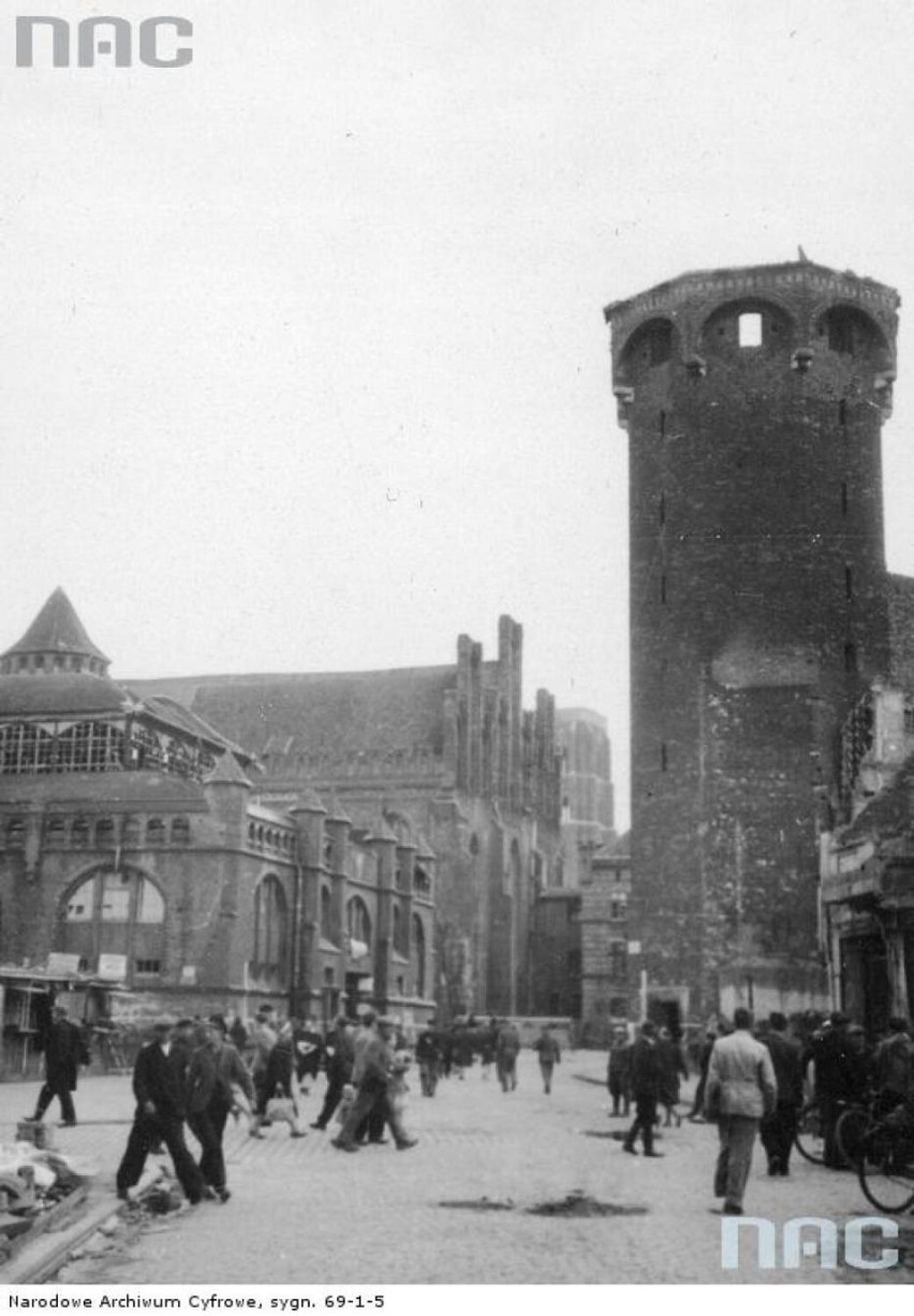 Oto zniszczony wojną Gdańsk na kolorowych zdjęciach. Pokolorowaliśmy czarno-białe fotografie miasta z czasów powojennych! 