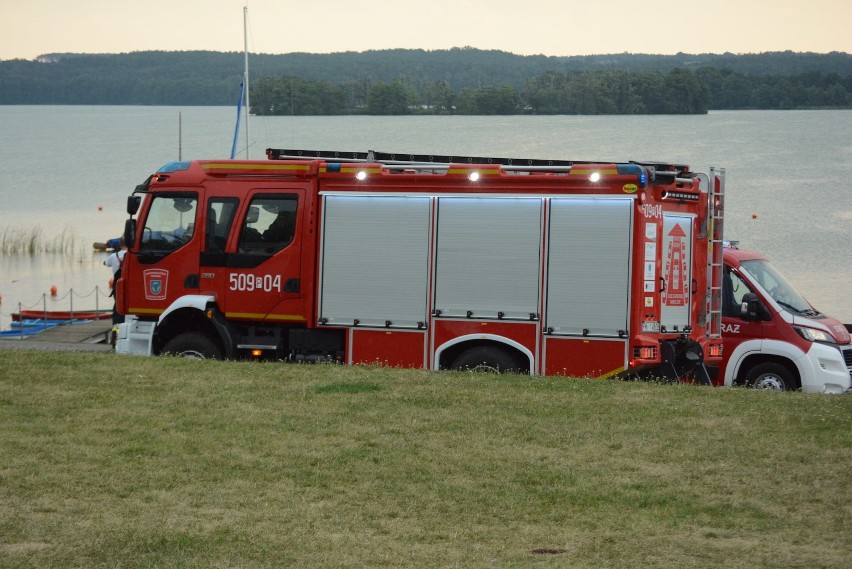 Akcja strażaków na jeziorze Chrzypskim
