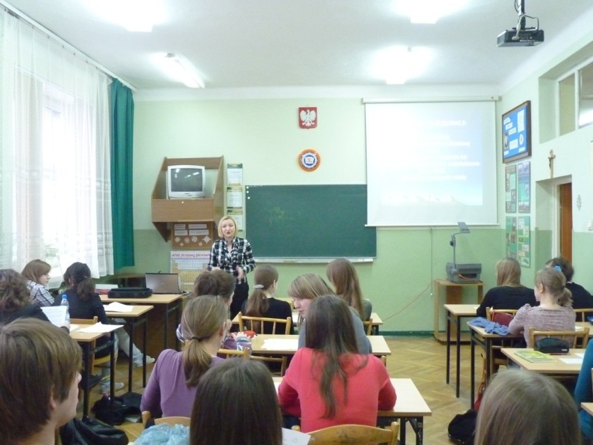 Targi Edukacji i Pracy zorganizowano w II LO w Radomsku