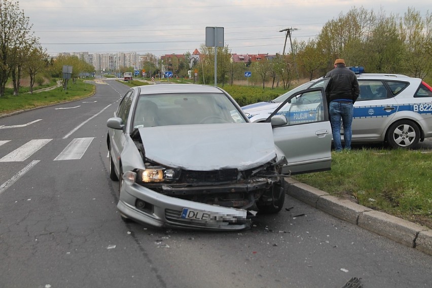 Wypadek na ulicy Sikorskiego w Legnicy