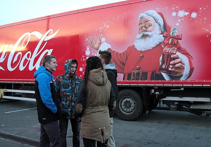 Świąteczna ciężarówka Coca-Coli: sprawdź, które miasta odwiedzi! Czy przyjedzie do Krakowa? [ZDJĘCIA]