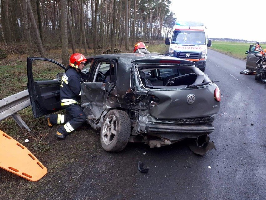 Groźny wypadek na drodze w okolicach Kuklinowa [ZDJĘCIA]