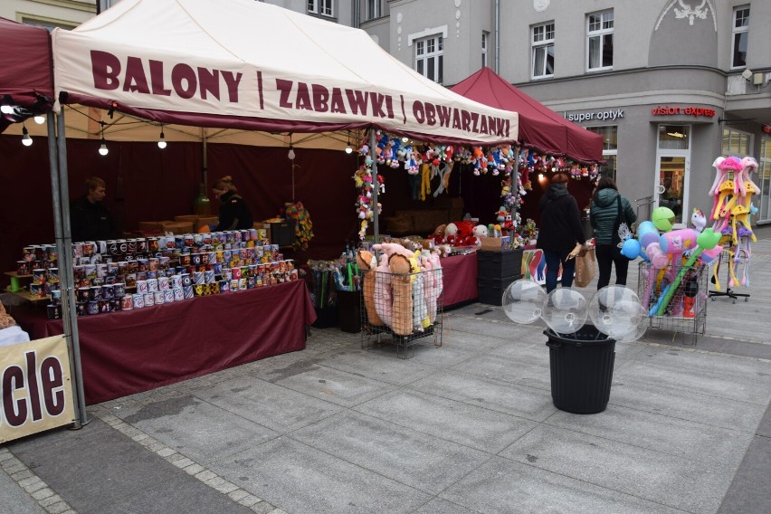 Rozpoczął się Jarmark Wielkanocny w Szczecinku. Co oferują, jakie są ceny [zdjęcia]