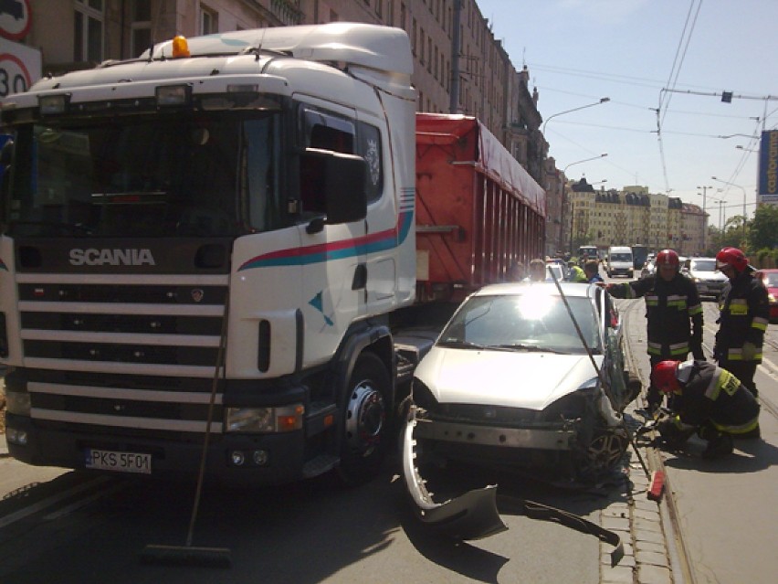 Stłuczka ciężarówki we Wrocławiu