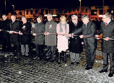 Uroczystego otwarcia placu dokonano  sobotę 9 listopada