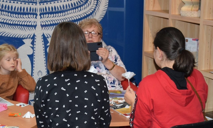 Ostrołęka. Noc Bibliotek w Miejskiej Bibliotece Publicznej w Ostrołęce. 9.10.2021. Zdjęcia