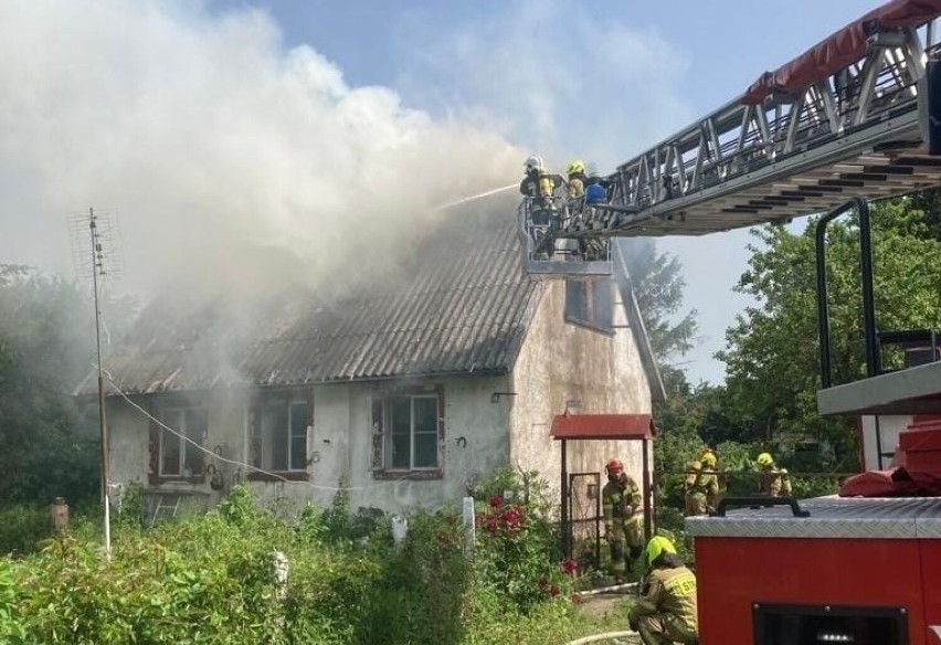 Gm. Malbork. W pożarze domu w Stogach zginęła jedna osoba. Strażacy znaleźli zwęglone ciało