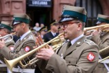 Toruń. Trębacz ze Śląska w Orkiestrze Wojskowej. Jak wygląda jego służba?