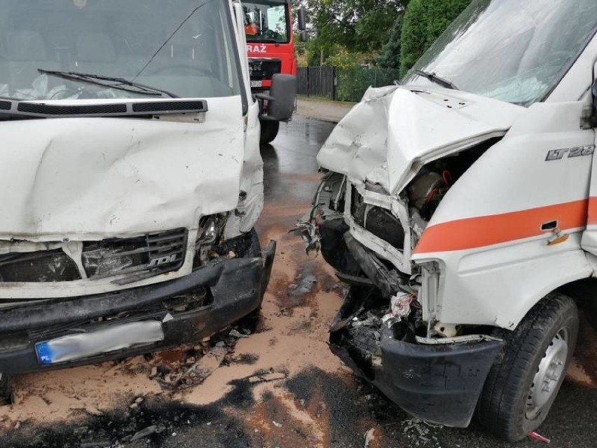 W Podegrodziu zderzyły się dwa samochody dostawcze