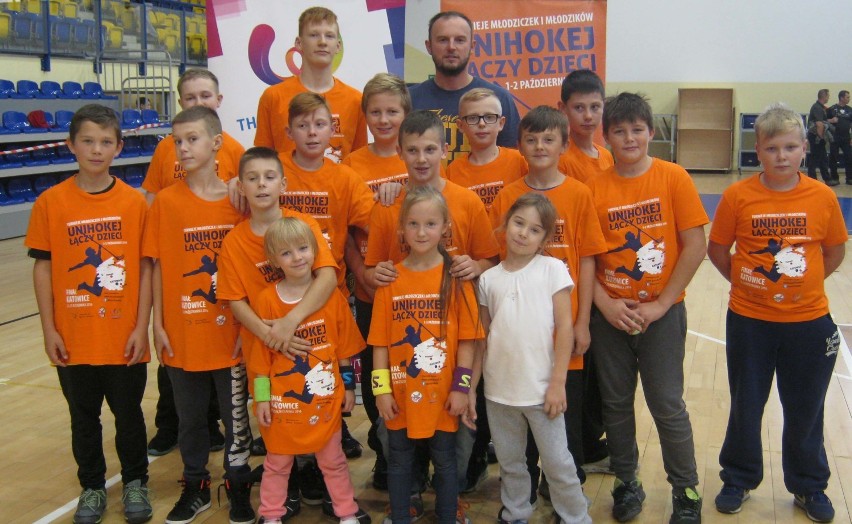Unihokej. Uczniowie z Lichnów i Kończewic zajęli ósme miejsce w ogólnopolskim turnieju