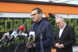 Premier Morawiecki w Jastrzębiu-Zdroju, przed KWK Zofiówka: "Polskie państwo nie zostawi rodzin górników bez pomocy"